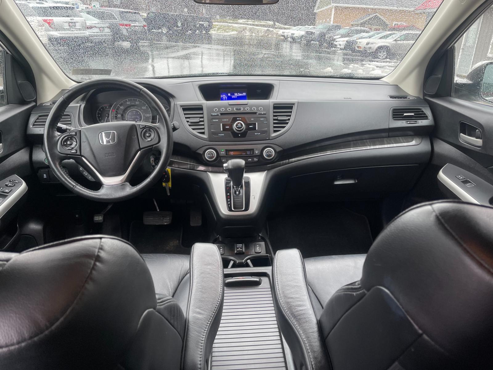 2013 White /Black Honda CR-V EX-L 4WD 5-Speed AT (5J6RM4H71DL) with an 2.4L I4 DOHC 16V engine, 5-Speed Automatic transmission, located at 11115 Chardon Rd. , Chardon, OH, 44024, (440) 214-9705, 41.580246, -81.241943 - This 2013 Honda CR-V EX-L AWD boasts a reliable 2.4L engine paired with a 5-speed automatic transmission, catering to drivers seeking both efficiency and all-wheel-drive capability. Its single-owner status may reassure potential buyers about its maintenance history. Luxurious features such as a leat - Photo #37